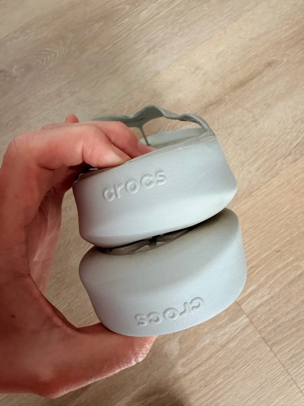 Crocs Getaway Glitter Flip Flops Women’s 9 Gray Platform Sandals - Picture 8 of 9